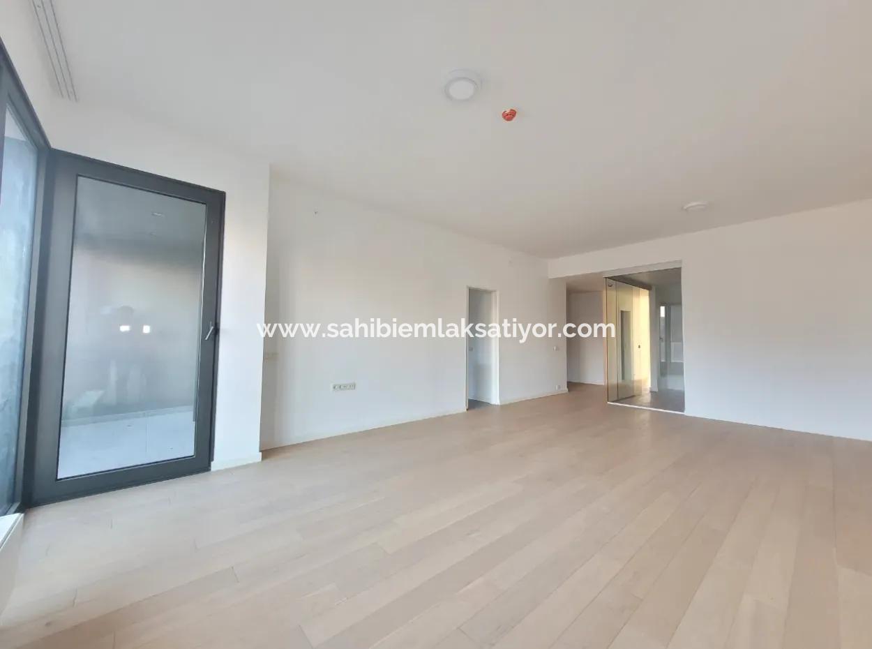 2,5+1 Mieterlose Wohnung Mit Blick Auf Die Landschaft Zum Verkauf Im İncek Loft-Komplex