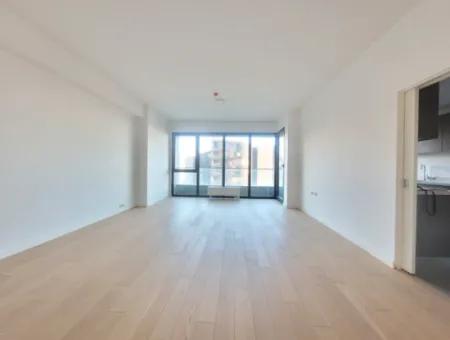 2,5+1 Mieterlose Wohnung Mit Blick Auf Die Landschaft Zum Verkauf Im İncek Loft-Komplex