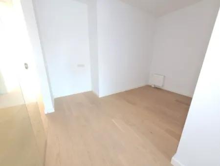 2,5+1 Mieterlose Wohnung Mit Blick Auf Die Landschaft Zum Verkauf Im İncek Loft-Komplex