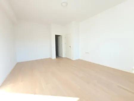 2,5+1 Mieterlose Wohnung Mit Blick Auf Die Landschaft Zum Verkauf Im İncek Loft-Komplex