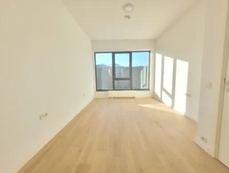 2,5+1 Mieterlose Wohnung Mit Blick Auf Die Landschaft Zum Verkauf Im İncek Loft-Komplex