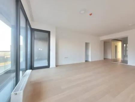 2,5+1 Mieterlose Wohnung Mit Blick Auf Die Landschaft Zum Verkauf Im İncek Loft-Komplex