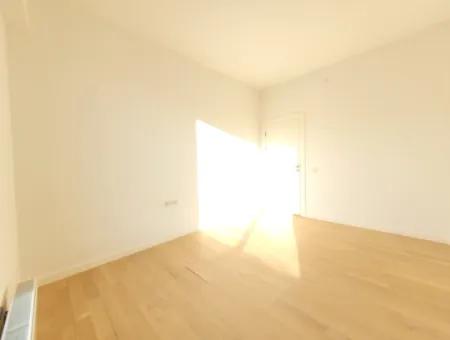 Mieterloses İncek Loft 3 1 Wohnung Im 4. Stock Mit Terrasse Zum Verkauf  In Gölbaşı / Ankara /Türkei