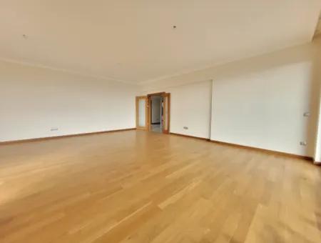 4+1 207 M² Wohnung Mit Seeblick Zum Verkauf Im Vacant İncek Nata