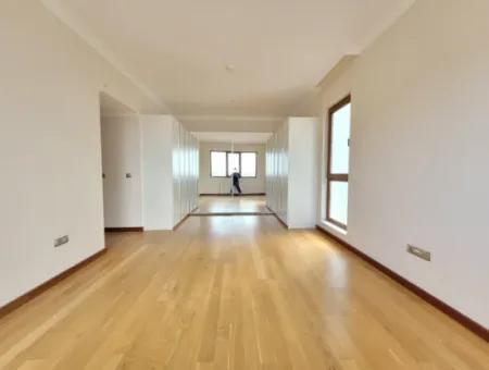 4+1 207 M² Wohnung Mit Seeblick Zum Verkauf Im Vacant İncek Nata