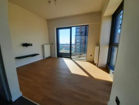 Zu Verkaufen In Beytepe İncek Bulvar Loft-Komplex 1+1 46 M² 2. Stock Südfront Mieterlose Wohnung