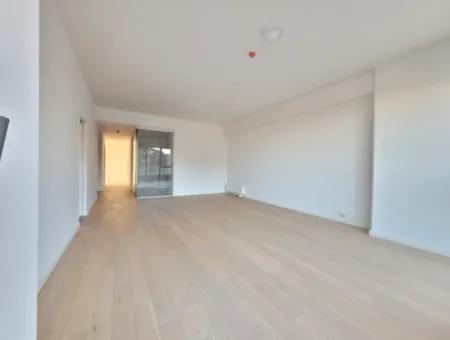 2,5+1 Mieterlose Wohnung Mit Blick Auf Die Landschaft Zum Verkauf Im İncek Loft-Komplex