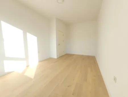 2,5+1 Mieterlose Wohnung Mit Blick Auf Die Landschaft Zum Verkauf Im İncek Loft-Komplex