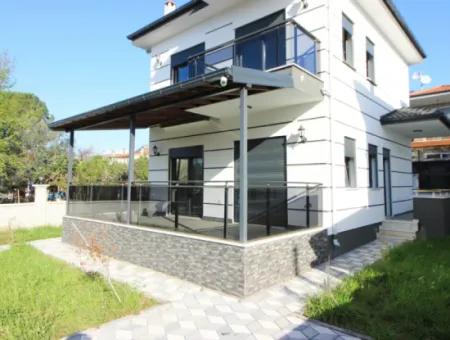 Villa Zu Verkaufen In Gelisim Nachbarschaft In Köyceğizde, Muğla, Türkei