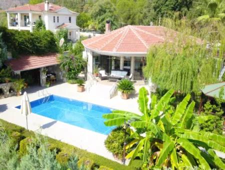 Luxusvilla Mit Pool In 1458 M² Grundstück Zum Verkauf In Köyceğiz , Muğla, Türkei