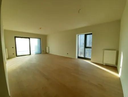 4+1 Mieterlose Wohnung Im 18. Stock Zum Verkauf Im Loft-Komplex Beytepe İncek Bulvar