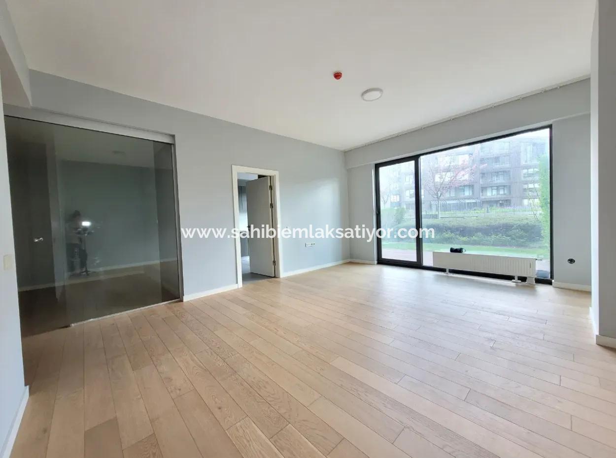 Empty İncek Loft 3+1 Garden Duplex Landscape View Apartment For Sale In Gölbaşı - Ankara -Turkey