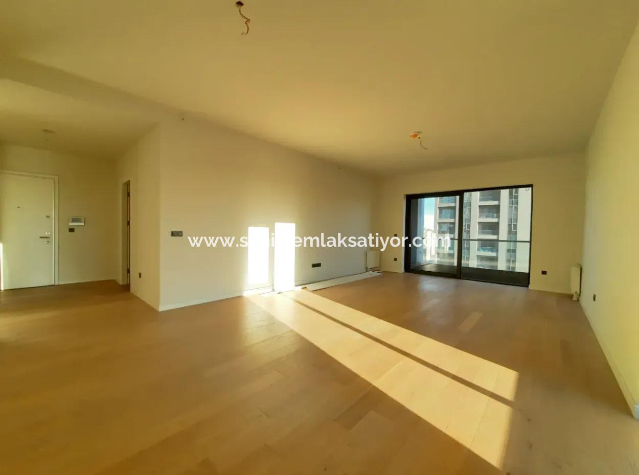 3+1 130 M² 2Nd Floor Mogan View Apartment For Sale In Beytepe İncek Bulvar Loft Complex