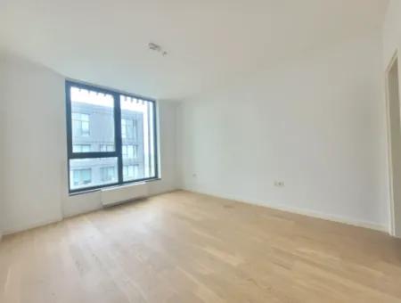 5,5+1 Duplex 5Th Floor Tenantless Apartment With Landscape View For Sale In İncek Loft Complex