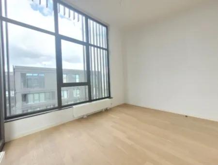 5,5+1 Duplex 5Th Floor Tenantless Apartment With Landscape View For Sale In İncek Loft Complex