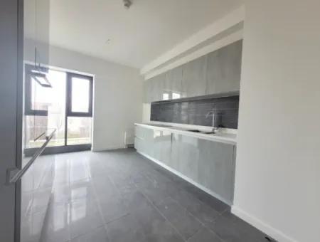 110 M2 2+1 3St Floor Tenantless Apartment For Sale In Beytepe İncek Bulvar Loft Complex