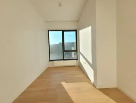 Tenantless İncek Loft 3+1 4Th Floor Apartment With Terrace For Sale In Gölbaşı - Ankara -Turkey