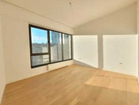 Tenantless İncek Loft 3+1 4Th Floor Apartment With Terrace For Sale In Gölbaşı - Ankara -Turkey