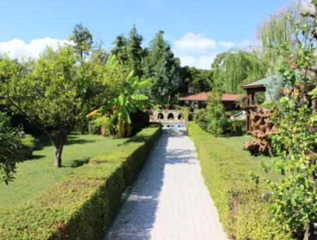 Luxury Villa With Pool In 1458 M² Land For Sale In Köyceğiz