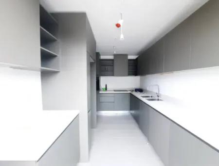 İncek Loft Satılık 3+1 Bahçe Dubleksi Şehir Manzaralı Daire