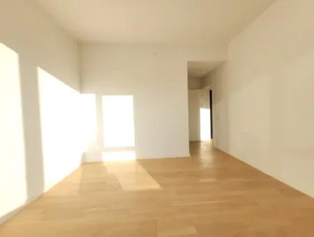 İncek Loft Satılık Teraslı  3+1 Şehir Manzaralı 3.Kat Daire