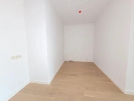 İncek Loft Satılık 2,5+1 Peyzaj Manzaralı 1.Kat Daire