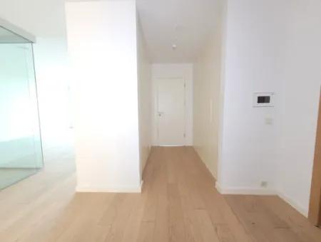 İncek Loft Satılık 2,5+1 Peyzaj Manzaralı 1.Kat Daire