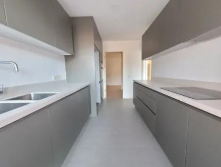 İncek Loft Satılık 2,5+1 Peyzaj Manzaralı 1.Kat Daire