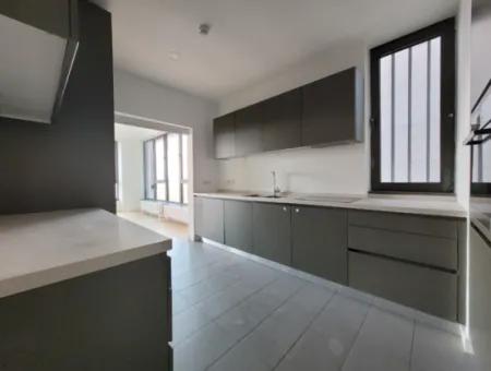 İncek Loft Sitesinde Satılık  4+1  Göl Manzaralı Daire (Ankara Evleri)