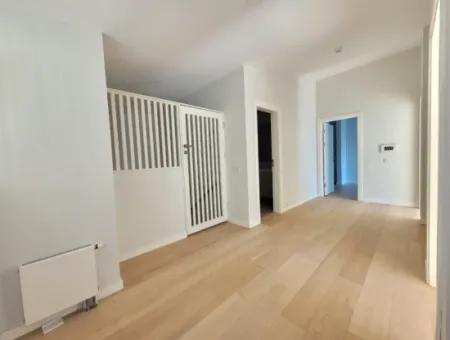 İncek Loft Satılık  5.5+1 Dubleks  Peyzaj Manzaralı 4.Kat Kiracısız Daire