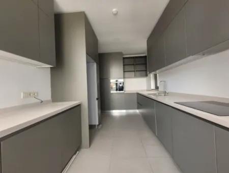 İncek Loft Satılık  5,5+1 Dubleks Peysaj Manzaralı 5.Kat Kiracısız Daire