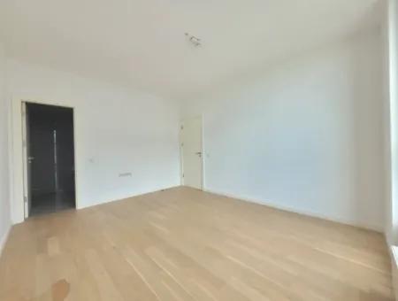 İncek Loft Satılık  5,5+1 Dubleks Peysaj Manzaralı 5.Kat Kiracısız Daire