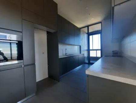 İncek Loft Satılık  4+1  Göl Manzaralı Kiracısız 20.Kat Daire