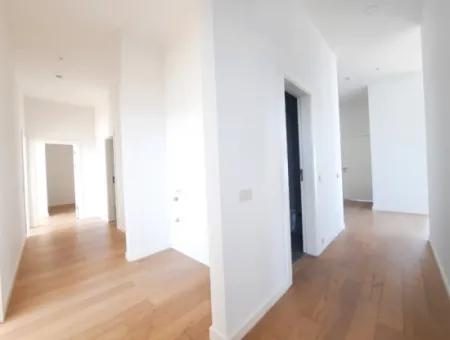 İncek Loft Satılık  4+1  Göl Manzaralı Kiracısız 20.Kat Daire