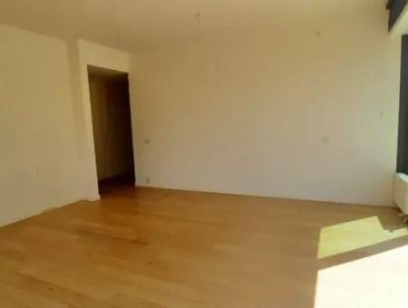 İncek Loft Satılık Teraslı  3+1 Şehir Manzaralı 4.Kat Daire