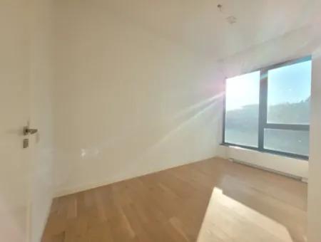 İncek Loft Satılık Teraslı  3+1 Şehir Manzaralı 4.Kat Daire