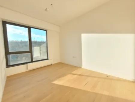 İncek Loft Satılık Teraslı  3+1 Şehir Manzaralı 4.Kat Daire