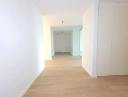 İncek Loft Satılık 2,5+1 Peyzaj Manzaralı 1.Kat Daire