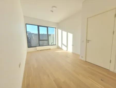 İncek Loft Satılık 2,5+1 Peyzaj Manzaralı 1.Kat Daire