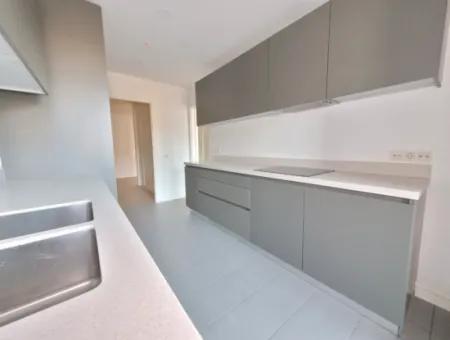 İncek Loft Satılık 2,5+1 Peyzaj Manzaralı 1.Kat Daire