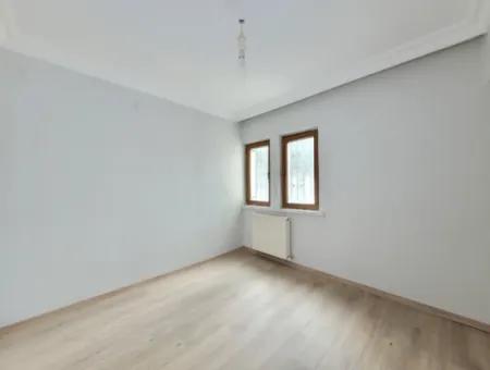 Ümitköy Merkezde Satılık Yüksek Giriş 150 M² 4+1 Daire