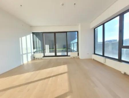 Kiracısız İncek Loft Satılık Teraslı  3+1 Şehir Manzaralı 4.Kat Daire