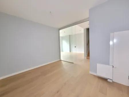 Boş İncek Loft Satılık 3+1 Bahçe Dubleksi Peyzaj Manzaralı Daire