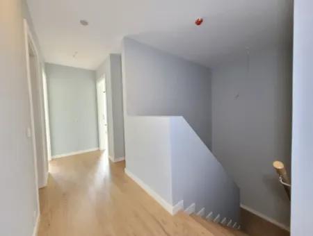 Boş İncek Loft Satılık 3+1 Bahçe Dubleksi Peyzaj Manzaralı Daire