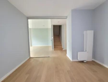 Boş İncek Loft Satılık 3+1 Bahçe Dubleksi Peyzaj Manzaralı Daire