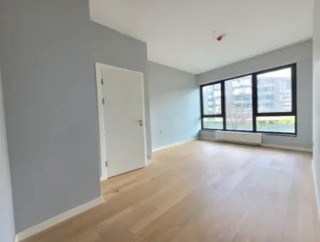 Boş İncek Loft Satılık 3+1 Bahçe Dubleksi Peyzaj Manzaralı Daire