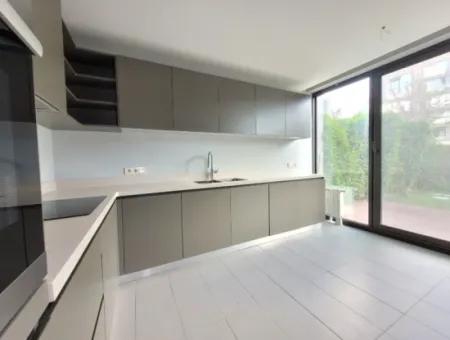 Boş İncek Loft Satılık 3+1 Bahçe Dubleksi Peyzaj Manzaralı Daire