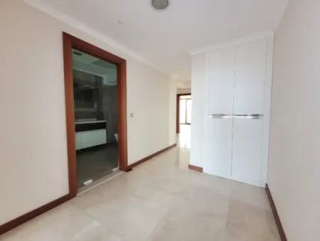 Boş İncek Nata'da Satılık 4+1 207 M²  Göl Manzaralı Daire