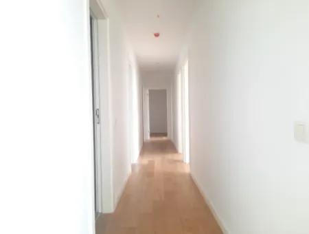 İncek Loft Satılık  3,5+1  Göl Manzaralı Kiracısız Daire