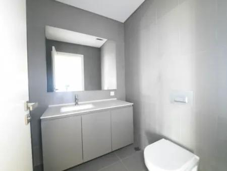 İncek Loft Satılık  3,5+1  Göl Manzaralı Kiracısız Daire